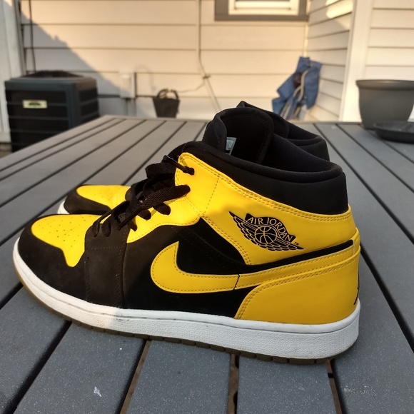 Air Jordan's - Picture 4 of 5